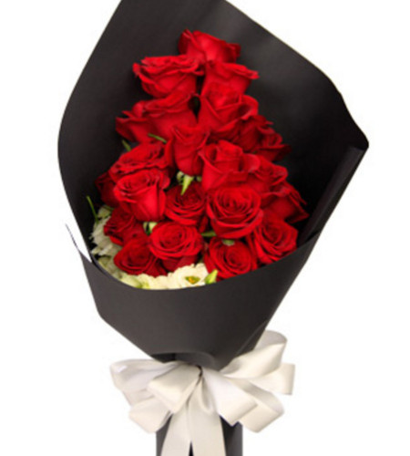 不变的爱--红玫瑰22枝,白色洋桔梗适量