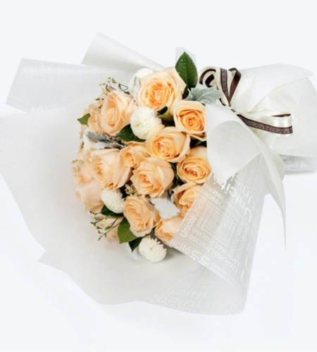 珍惜- 19朵香槟玫瑰，搭配8枝白色乒乓菊，银叶菊、满天星