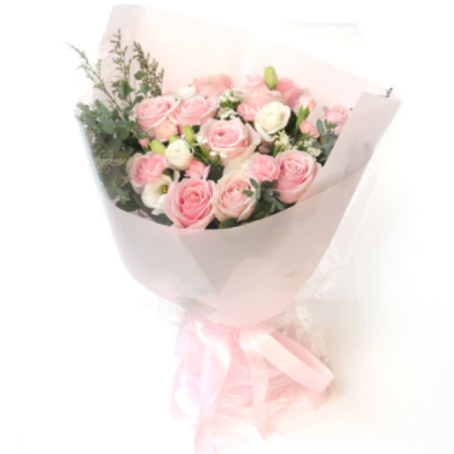 魅力无限--11枝粉玫瑰，多头康乃馨