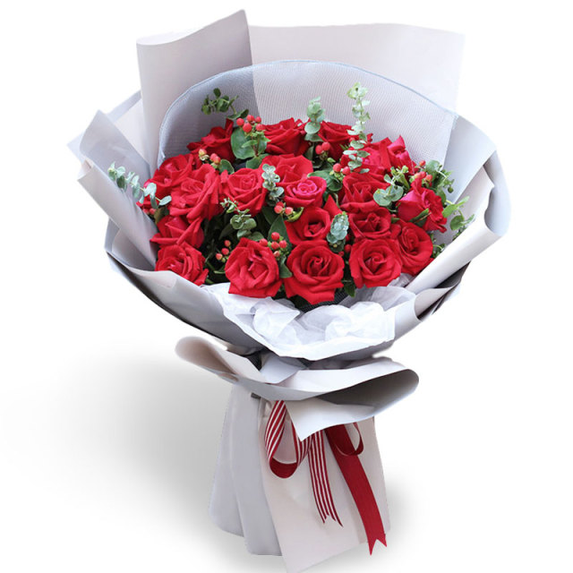 给你的爱--19枝精品红玫瑰，尤加利叶、红豆适量搭配