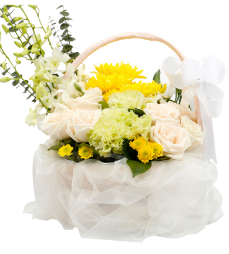  永远怀念--4枝精品黄菊花、7枝精品白玫瑰，3枝浅绿色康乃馨，搭配适量黄色小雏菊、白色洋兰、尤加利、栀子叶 