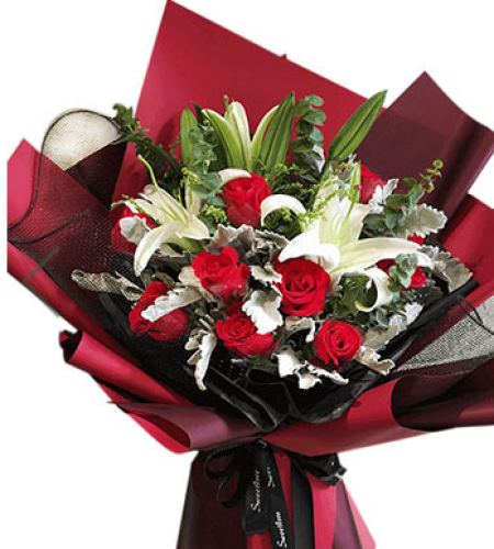 命中注定--11枝红玫瑰，2枝多头（6-8朵）白色香水百合，搭配银叶菊，尤加利叶