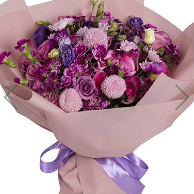 岁月年华--19朵冷美人紫玫瑰，花边紫色多头康8枝，搭配紫色桔梗，乒乓菊、小雏菊