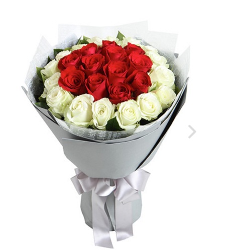 浪漫爱情--红玫瑰12枝，白玫瑰17枝