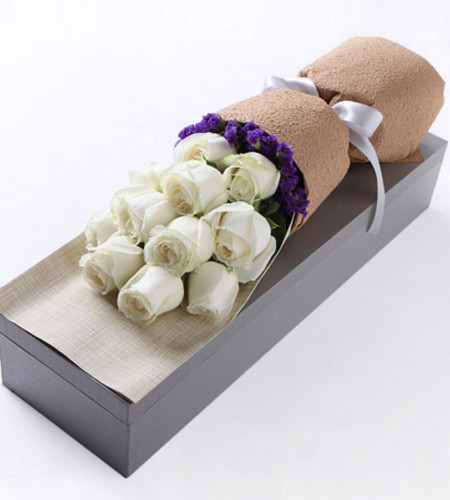 爱的证明--精品玫瑰礼盒：白玫瑰11枝，勿忘我适量