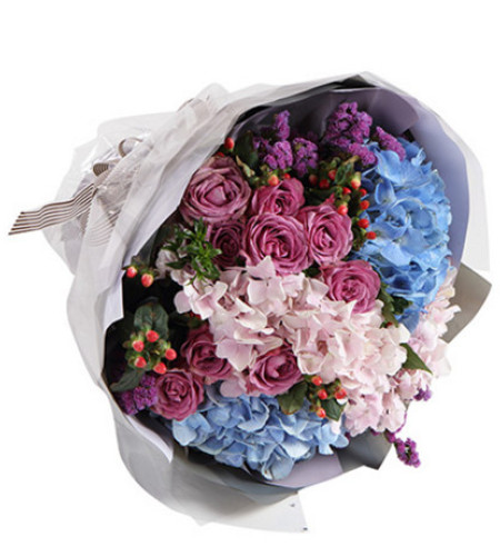 伊人--紫玫瑰9枝，蓝绣球2枝，粉绣球1枝