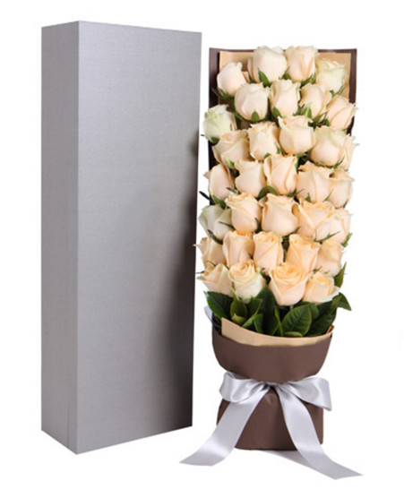 遇见阳光--精品玫瑰礼盒：香槟玫瑰33枝