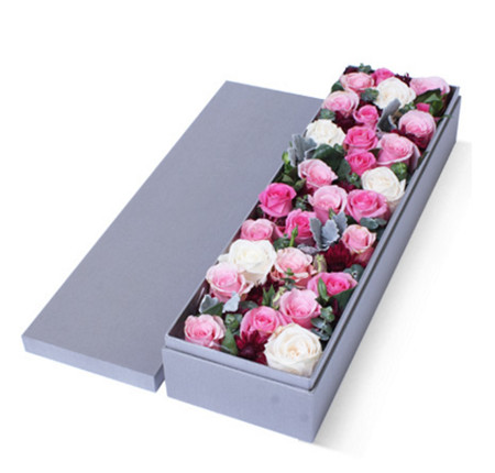 不变的牵挂--粉佳人12枝，苏醒12枝，白玫5枝