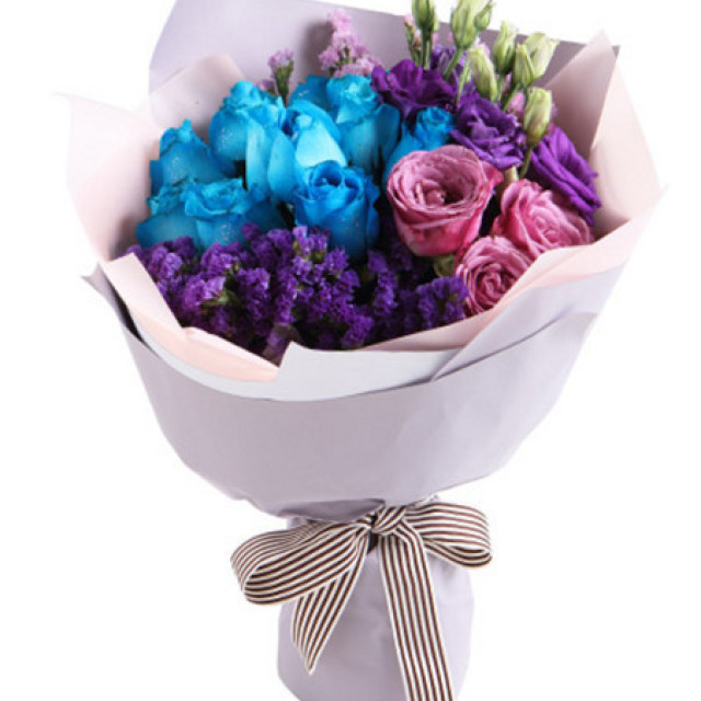 美妙时刻--蓝玫瑰(昆明产,人工染色)9枝，紫玫瑰3枝，紫色桔梗3枝