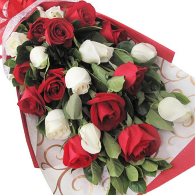 玫瑰般的你--红玫瑰11枝，白玫瑰9枝